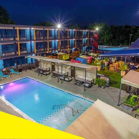 Bposhtels Houston Hostel Exterior photo