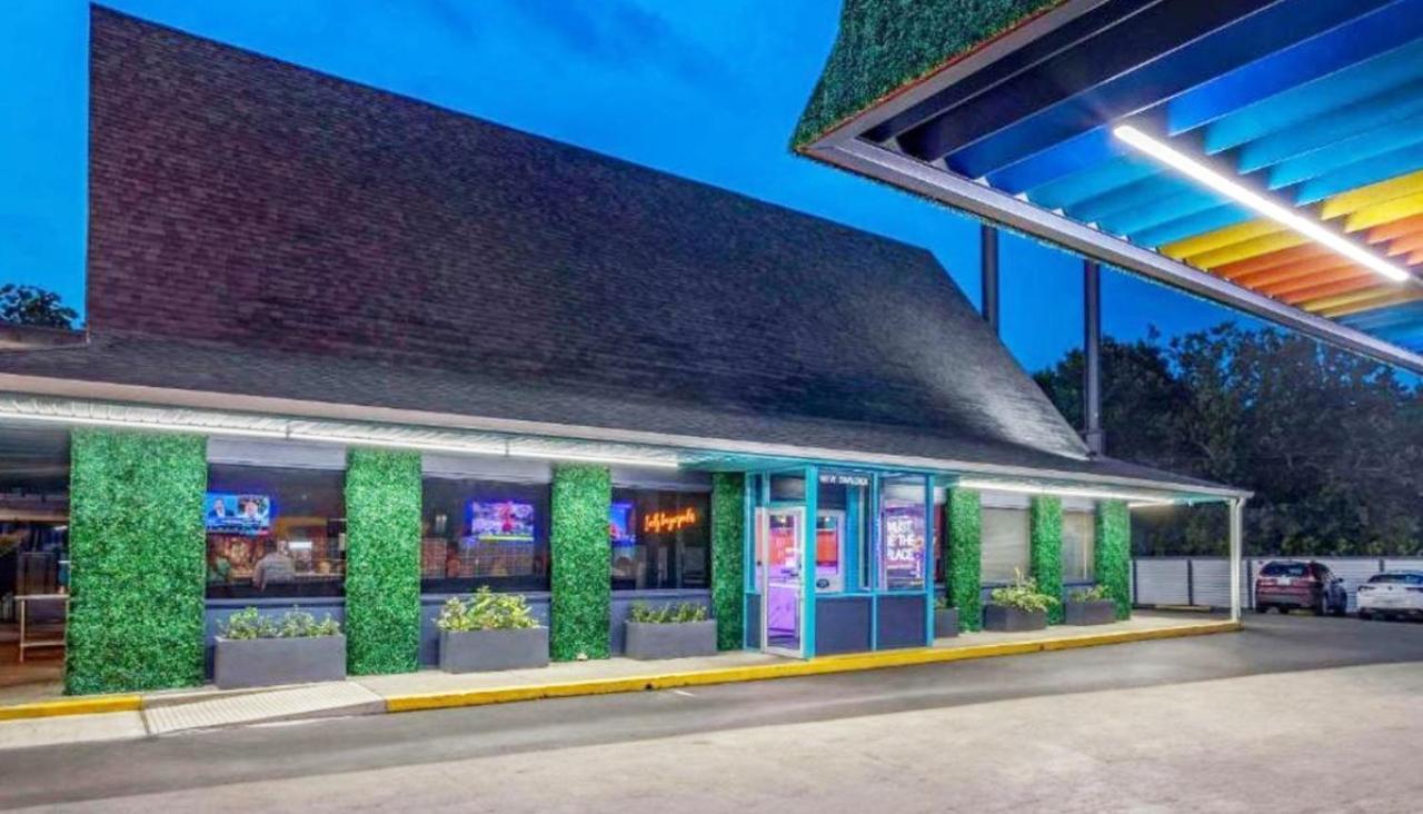 Bposhtels Houston Hostel Exterior photo